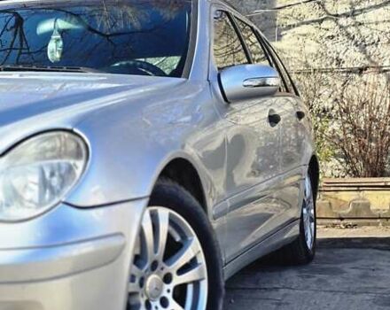 Серый Мерседес Ц-Класс, объемом двигателя 2.15 л и пробегом 310 тыс. км за 5000 $, фото 2 на Automoto.ua