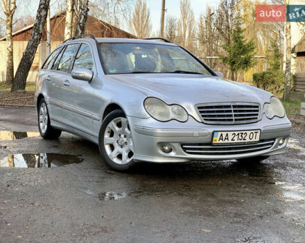 Сірий Мерседес Ц-Клас, об'ємом двигуна 2.2 л та пробігом 258 тис. км за 4600 $, фото 1 на Automoto.ua