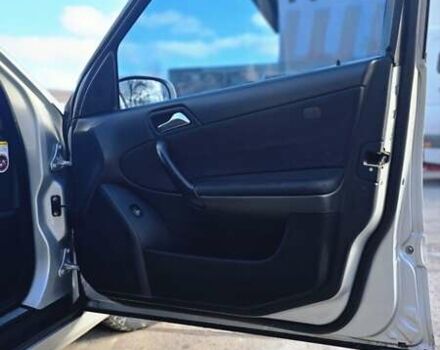 Серый Мерседес Ц-Класс, объемом двигателя 2.15 л и пробегом 310 тыс. км за 5000 $, фото 11 на Automoto.ua