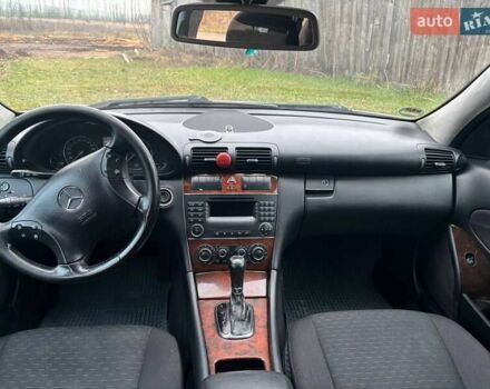 Серый Мерседес Ц-Класс, объемом двигателя 2.15 л и пробегом 260 тыс. км за 4499 $, фото 4 на Automoto.ua