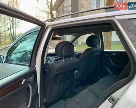 Сірий Мерседес Ц-Клас, об'ємом двигуна 2.2 л та пробігом 258 тис. км за 4600 $, фото 5 на Automoto.ua