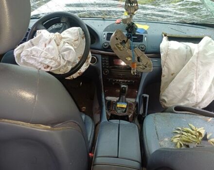 Сірий Мерседес Ц-Клас, об'ємом двигуна 2.2 л та пробігом 300 тис. км за 2500 $, фото 2 на Automoto.ua