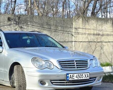 Серый Мерседес Ц-Класс, объемом двигателя 2.15 л и пробегом 310 тыс. км за 5000 $, фото 7 на Automoto.ua