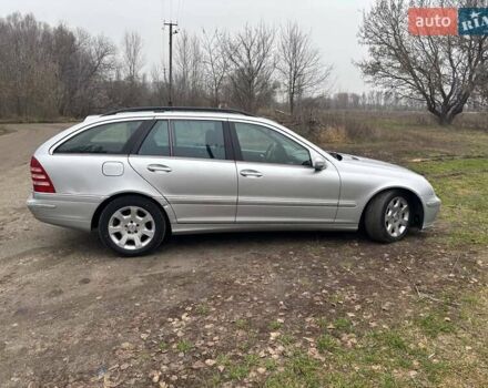 Серый Мерседес Ц-Класс, объемом двигателя 2.15 л и пробегом 260 тыс. км за 4499 $, фото 3 на Automoto.ua