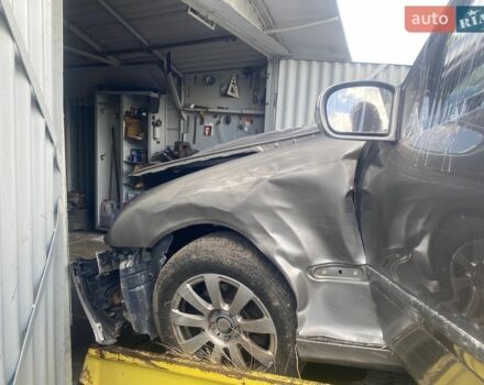 Сірий Мерседес Ц-Клас, об'ємом двигуна 1.8 л та пробігом 180 тис. км за 2500 $, фото 3 на Automoto.ua