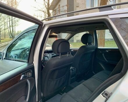 Серый Мерседес Ц-Класс, объемом двигателя 2.1 л и пробегом 258 тыс. км за 4600 $, фото 5 на Automoto.ua