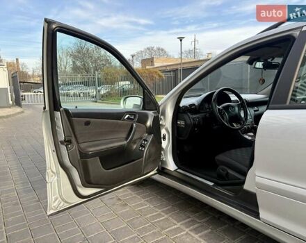 Сірий Мерседес Ц-Клас, об'ємом двигуна 2.1 л та пробігом 236 тис. км за 6400 $, фото 29 на Automoto.ua