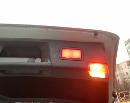 Серый Мерседес Ц-Класс, объемом двигателя 2.1 л и пробегом 294 тыс. км за 9100 $, фото 6 на Automoto.ua