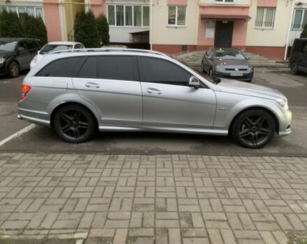 Серый Мерседес Ц-Класс, объемом двигателя 2.1 л и пробегом 294 тыс. км за 9100 $, фото 1 на Automoto.ua