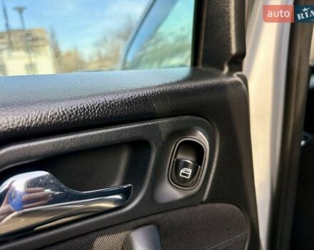 Сірий Мерседес Ц-Клас, об'ємом двигуна 2.1 л та пробігом 236 тис. км за 6400 $, фото 77 на Automoto.ua