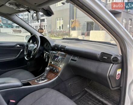 Сірий Мерседес Ц-Клас, об'ємом двигуна 2.1 л та пробігом 236 тис. км за 6400 $, фото 46 на Automoto.ua