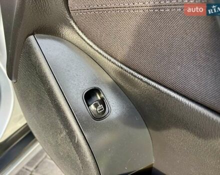 Сірий Мерседес Ц-Клас, об'ємом двигуна 2.1 л та пробігом 236 тис. км за 6400 $, фото 44 на Automoto.ua