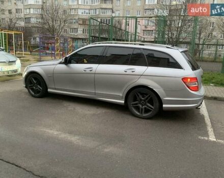 Серый Мерседес Ц-Класс, объемом двигателя 2.1 л и пробегом 294 тыс. км за 8900 $, фото 1 на Automoto.ua