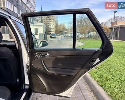 Сірий Мерседес Ц-Клас, об'ємом двигуна 2.1 л та пробігом 236 тис. км за 6400 $, фото 72 на Automoto.ua