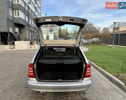 Сірий Мерседес Ц-Клас, об'ємом двигуна 2.1 л та пробігом 236 тис. км за 6400 $, фото 63 на Automoto.ua