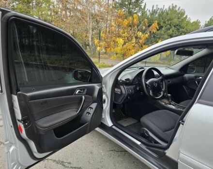 Сірий Мерседес Ц-Клас, об'ємом двигуна 2.2 л та пробігом 304 тис. км за 6999 $, фото 8 на Automoto.ua