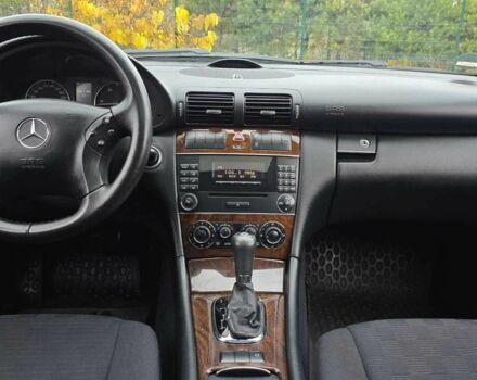 Сірий Мерседес Ц-Клас, об'ємом двигуна 2.2 л та пробігом 304 тис. км за 6999 $, фото 11 на Automoto.ua