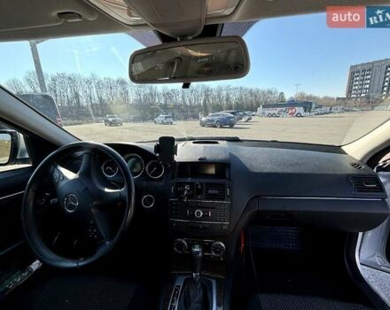 Сірий Мерседес Ц-Клас, об'ємом двигуна 2.15 л та пробігом 257 тис. км за 8200 $, фото 15 на Automoto.ua