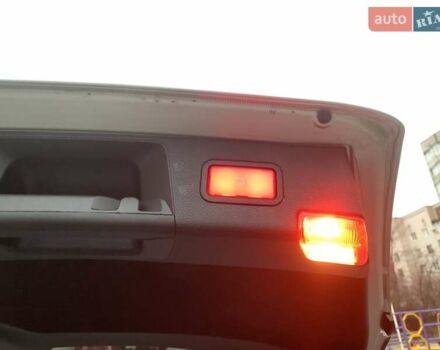 Серый Мерседес Ц-Класс, объемом двигателя 2.1 л и пробегом 294 тыс. км за 8900 $, фото 5 на Automoto.ua