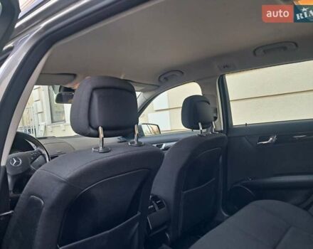 Серый Мерседес Ц-Класс, объемом двигателя 2.2 л и пробегом 357 тыс. км за 8250 $, фото 56 на Automoto.ua