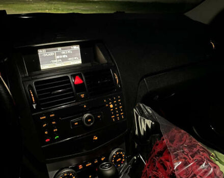 Сірий Мерседес Ц-Клас, об'ємом двигуна 2.15 л та пробігом 310 тис. км за 7950 $, фото 17 на Automoto.ua