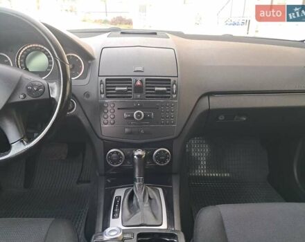 Серый Мерседес Ц-Класс, объемом двигателя 2.2 л и пробегом 357 тыс. км за 8250 $, фото 65 на Automoto.ua