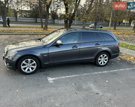 Серый Мерседес Ц-Класс, объемом двигателя 2.15 л и пробегом 240 тыс. км за 8900 $, фото 3 на Automoto.ua