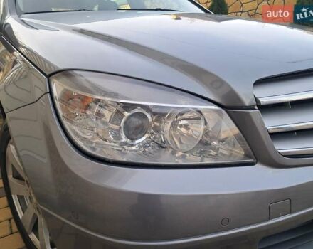 Серый Мерседес Ц-Класс, объемом двигателя 2.2 л и пробегом 357 тыс. км за 8250 $, фото 3 на Automoto.ua