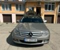Сірий Мерседес Ц-Клас, об'ємом двигуна 2.15 л та пробігом 318 тис. км за 7950 $, фото 1 на Automoto.ua