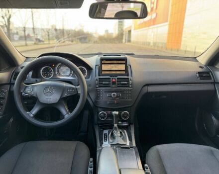 Серый Мерседес Ц-Класс, объемом двигателя 2.5 л и пробегом 315 тыс. км за 7000 $, фото 7 на Automoto.ua