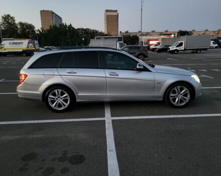 Серый Мерседес Ц-Класс, объемом двигателя 2.1 л и пробегом 410 тыс. км за 8200 $, фото 5 на Automoto.ua