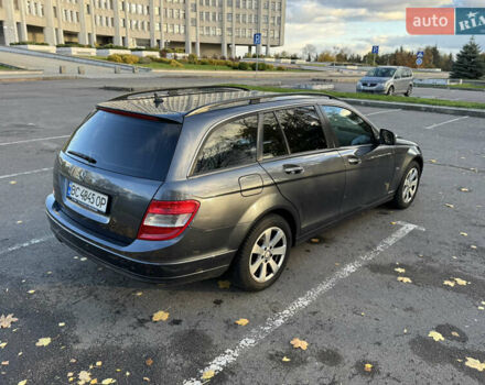 Серый Мерседес Ц-Класс, объемом двигателя 2.15 л и пробегом 240 тыс. км за 8900 $, фото 8 на Automoto.ua