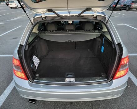 Серый Мерседес Ц-Класс, объемом двигателя 2.1 л и пробегом 410 тыс. км за 8200 $, фото 12 на Automoto.ua