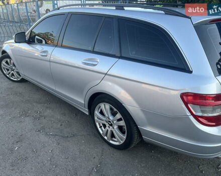 Сірий Мерседес Ц-Клас, об'ємом двигуна 2.2 л та пробігом 370 тис. км за 7999 $, фото 2 на Automoto.ua
