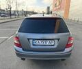 Серый Мерседес Ц-Класс, объемом двигателя 2.5 л и пробегом 315 тыс. км за 7000 $, фото 5 на Automoto.ua