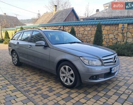 Серый Мерседес Ц-Класс, объемом двигателя 2.2 л и пробегом 357 тыс. км за 8250 $, фото 8 на Automoto.ua