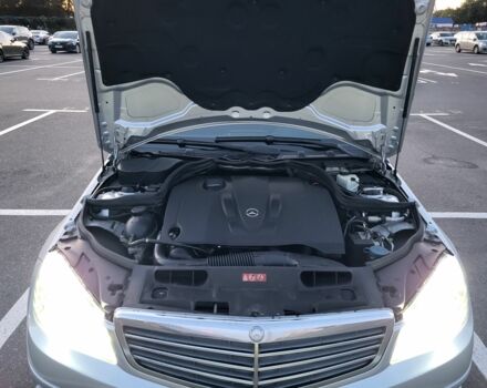 Серый Мерседес Ц-Класс, объемом двигателя 2.1 л и пробегом 410 тыс. км за 8200 $, фото 14 на Automoto.ua