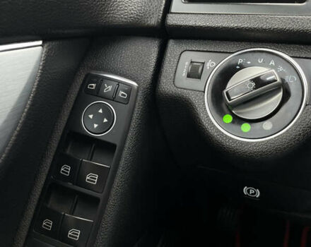 Сірий Мерседес Ц-Клас, об'ємом двигуна 2.15 л та пробігом 310 тис. км за 7950 $, фото 20 на Automoto.ua