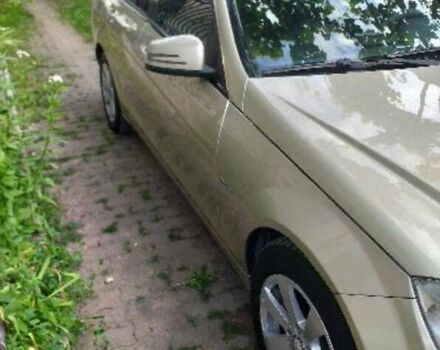 Сірий Мерседес Ц-Клас, об'ємом двигуна 2.2 л та пробігом 300 тис. км за 9500 $, фото 1 на Automoto.ua