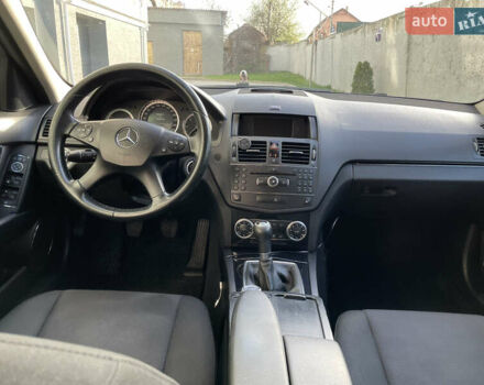 Сірий Мерседес Ц-Клас, об'ємом двигуна 2.15 л та пробігом 430 тис. км за 7700 $, фото 5 на Automoto.ua