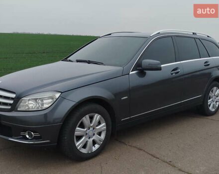 Сірий Мерседес Ц-Клас, об'ємом двигуна 2.14 л та пробігом 280 тис. км за 9000 $, фото 3 на Automoto.ua