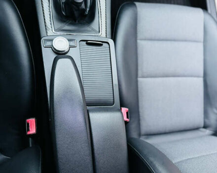 Серый Мерседес Ц-Класс, объемом двигателя 2.2 л и пробегом 304 тыс. км за 8700 $, фото 43 на Automoto.ua