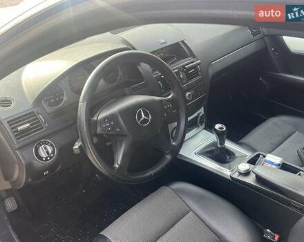 Серый Мерседес Ц-Класс, объемом двигателя 1.6 л и пробегом 180 тыс. км за 9100 $, фото 7 на Automoto.ua