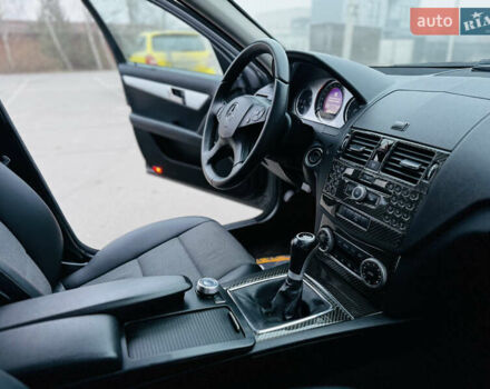 Серый Мерседес Ц-Класс, объемом двигателя 2.2 л и пробегом 304 тыс. км за 8700 $, фото 48 на Automoto.ua