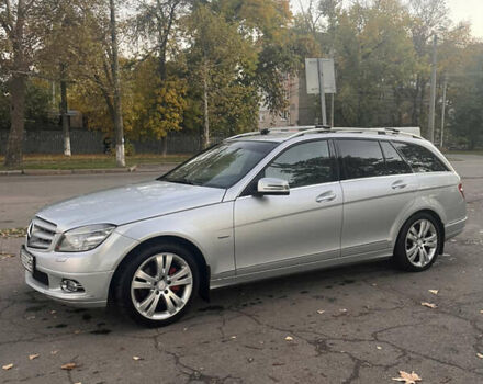 Серый Мерседес Ц-Класс, объемом двигателя 1.6 л и пробегом 180 тыс. км за 9100 $, фото 1 на Automoto.ua