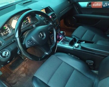 Мерседес Ц-Класс 2009 в Ивано-Франковске на Automoto.ua Серый Мерседес Ц-Класс, объемом двигателя 2.15 л и пробегом 350 тыс. км за 7386 $, фото 7 на Automoto.ua