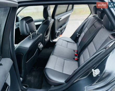 Серый Мерседес Ц-Класс, объемом двигателя 2.2 л и пробегом 304 тыс. км за 8700 $, фото 28 на Automoto.ua