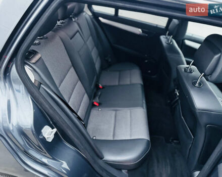 Серый Мерседес Ц-Класс, объемом двигателя 2.2 л и пробегом 304 тыс. км за 8700 $, фото 26 на Automoto.ua