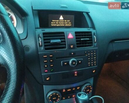 Мерседес Ц-Класс 2009 в Ивано-Франковске на Automoto.ua Серый Мерседес Ц-Класс, объемом двигателя 2.15 л и пробегом 350 тыс. км за 7386 $, фото 6 на Automoto.ua