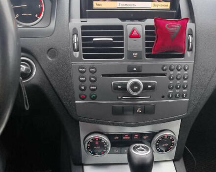 Сірий Мерседес Ц-Клас, об'ємом двигуна 2.14 л та пробігом 280 тис. км за 9000 $, фото 7 на Automoto.ua